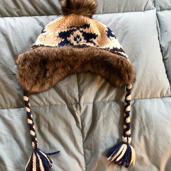 Fur Lined A&F Hat - Picture 2 of 6